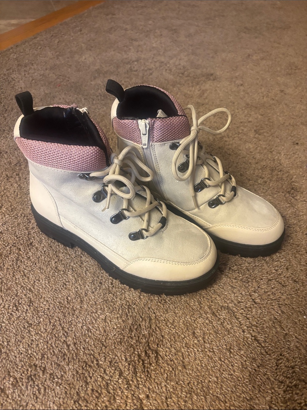 SO Kids Cream Lace-Up Boots with Pink Collar
